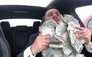 7.7M views · 49K reactions | RAP pe meserii-#6 POLITICIANUL *care ai vrea să fie următoarea meserie?樂 | Flick Domnul Rimă | Facebook