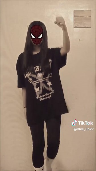 鯊魚褲與Nike白襪的完美搭配