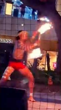 🇺🇸 🔥 Mesmerizing Fire Dancer at Queen’s Waikiki Luau 🌺🌴 | Honolulu #hawaii #luau #firedance