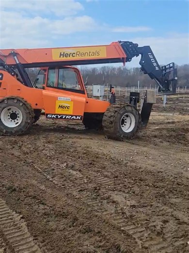 With spring on it's way, Right Tracks telehandler and aerial lift track assemblies are a great solution to soft job sites like: mud, sand, swamps, etc. Our products reduce your ground pressure into less than 1/2 of the standard tire while offering 5x more traction. For more information or quotations visit: www.righttracksystemsinc.com or give us a call toll free at: 1-855-481-9473. #offroad #telehandler #jlg #tracks #aeriallift #construction #heavyequipment