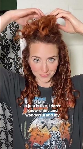 Instantly refresh curls using just one product | BOUNCE.ME Curl Enhancer Mist | #curlyhair