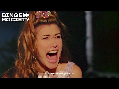 Texas Chainsaw Massacre: The Next Generation: Leatherface chases Heather