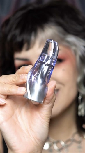 Testando gloss vampiresco da Uhue que peguei na @SHEIN / @SHEIN Brasil Essa cor é a U05 e o ID é 278646125 Use [3KZP8] e [CRGluarareisinger217] para garantir as melhores ofertas! #SHEINCarnaval26 #SHEINtrends *ad