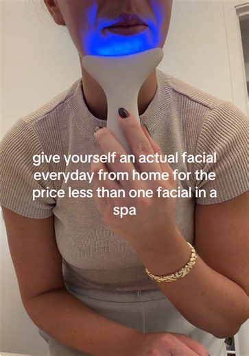 If you’re spending $$$ on facials but not seeing long-term skin changes… this is your sign. The Revo Face Genie is my at-home skin reset. It combines LED light therapy gentle heat microcurrent style stimulation to help support collagen production, boost circulation, and enhance product absorption so your skincare actually works harder. Here’s why I use it consistently: • Red light supports collagen and helps improve the look of fine lines • Gentle warmth increases blood flow for that post-facial