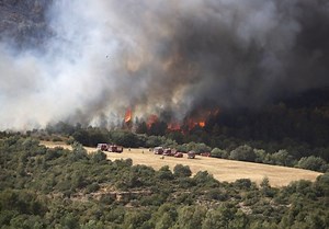Dos grans incendis posen en alerta Catalunya: Artesa de Segre (500 ha) i Castellar de la Ribera (300 ha)