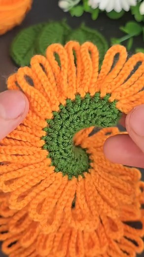 Beginner's Guide to Making a 3D Crochet Flower Bouquet