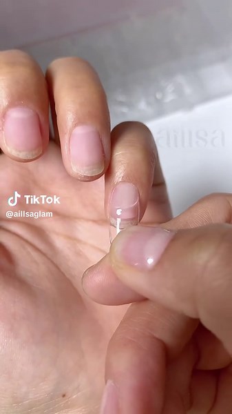 Nail Glue Made Easy: Tips and Tricks