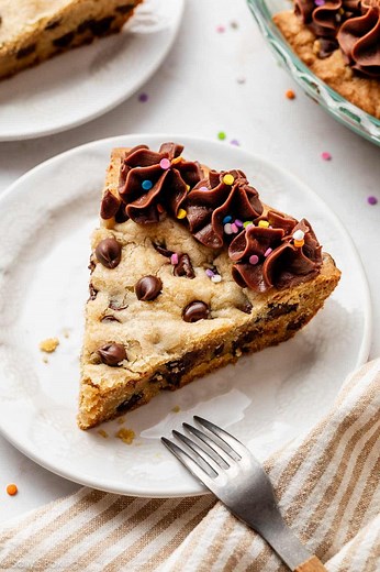 Chocolate Chip Cookie Cake - Sally's Baking