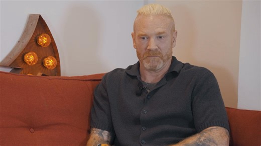 “I didn’t ever have the chance to say goodbye to the great British crowd on a high.” In our sixth Legends Series episode, Iwan Thomas explains why he felt he never ended his career on his own terms 🏃 🎙️ Tim Hutchings Full episode 👉 https://youtu.be/aEVO7b8K41w?si=EqFk1kq75jf_zY47 | Athletics Weekly