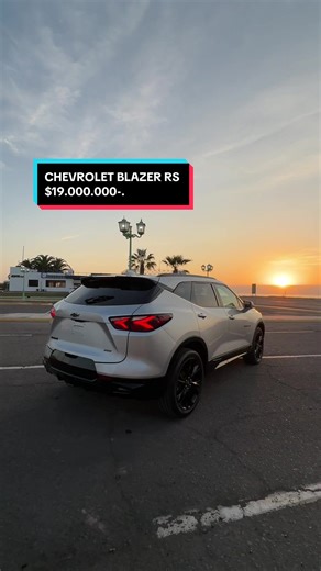 Chevrolet Blazer Rs 2020 🇺🇸 -Motor 3.6L v6 310HP Gasolina -Transmisión 9 velocidades secuencial -Techo Panorámico -Tracción 4X2 -Interior Cuero -Encendido y Portalón a Distancia -Radio Car play -Sistema audio Bose -6 Cámaras de estacionamiento -Sensor de estacionamiento -Sensor en espejos Laterales ( Punto Ciego) -Calienta volante, Calienta asientos para conductor y todos sus pasajeros. -Asientos eléctricos -Velocidad crucero -SistemaEncendido/ Boton -Neumaticos nuevos 265/45ZR21 VALOR $19.000