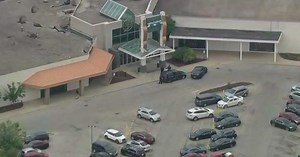Apparent chase on Dan Ryan Expressway leads to search at Calumet City mall