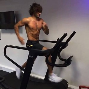Try this brutal treadmill HIIT 🔥😷 20 seconds sprint 20 seconds rest 20 seconds press-ups 20 seconds sprint 20 seconds rest 20 seconds mountain climbers Repeat 8 times 🔥🔥 #HIIT #fitness #workout #thebodycoach #leanin15 #motivation 😅 | The Body Coach