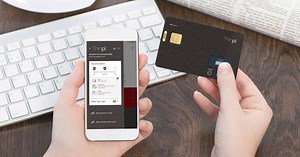 Fuze Consolidates the Entire Contents of Your Wallet Into One Smart Card