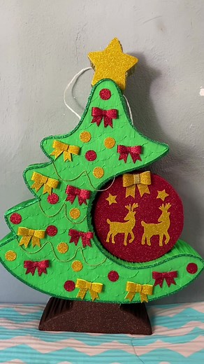 Piñata de Árbol Navideño: Decoración Festiva Creativa