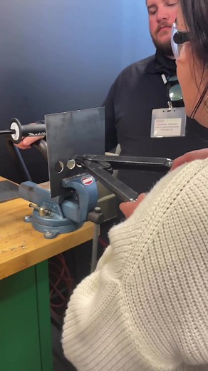 Always a good day when I get hands on interaction with @Greenlee Tools ! First I demo the Keyway Nibbler Punch & then I try the Keyway Punch Assembly which is designed for use with any Greenlee hydraulic driver. #greenlee #greenleetools #electrician #skilledtrades #sparky