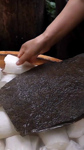 Traditional Chinese Saga Dessert Recipe