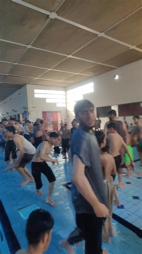 guess swimming pool 🏊#100kviews #fypシ゚viral #trendingsong #viral #viraltiktok