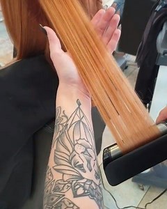 46K views · 596 reactions | 李 That Waves 李 Der ghd oracle ist Dein Stylingtool für mühelose Glam Waves, die den ganze Tag halten. Indem er die einzigartige U-Form, die Stylingpower der Wärme und den fixierenden Kühleffekt kombiniert, ermöglicht er eine unglaubliche Vielzahl an Locken bei allen Haartypen - und das in nur einem Stylingzug.  Danke an Scharfenkamp-Die Friseure! #madebyoracle #ghdoracle #goodhairday | ghd | Facebook