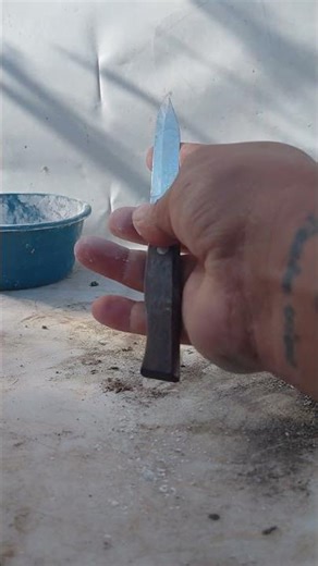 Two tools for grafting cacti