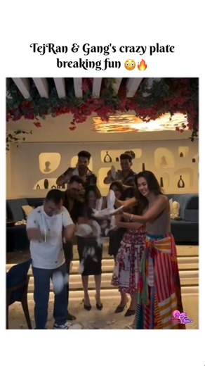 TejRan & Gang Crazy Plate Breaking Fun 😳 #tejran #tejasswiprakash #karankundrra #trending #viral #kk