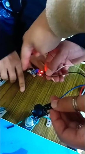 #robot #robotics #irsensor #arduino #roboticscompetition #ai #stemeducation #viralvideo #shortvideo