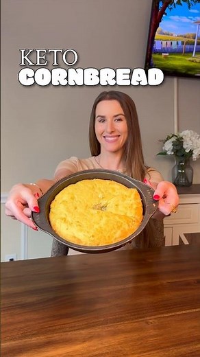 This keto cornbread is a great low carb side dish! #ketobread #lowcarbbread