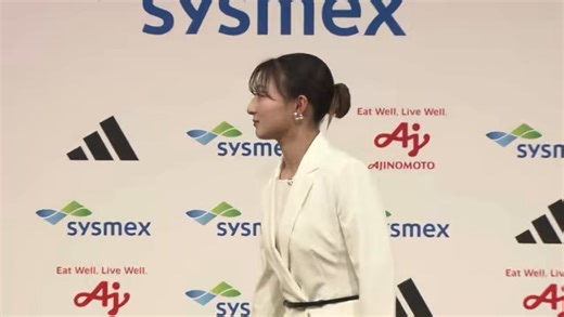 花織さんを「運がいい選手」だったと言う人達がいるけど、彼女の運の良さは彼らが言ってるような理由ではなく、中野先生とグレアム先生と出会えてずっと一緒に歩めたことだよ👍師に恵まれることはどんな世界でも最大の幸運🍀親や相撲の師匠と違って途中で他の人に変えることはいくらでも可能だったのに…時にはケンカもしつつも離れることなく、それどころか「この人みたいになりたい」と思って、引退後は指導者の道に進む決意をさせてくれちゃうほどの師が最初からいたことが、坂本花織の強さの原点だったと確信してます👏日本のコーチにずっと師事して世界の頂点に立てる時代になった事実も、日本人ファンとして嬉しい☺️