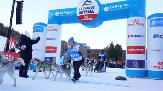 🐕‍🦺 La Grande Odyssée Royal Canin : immersion au cœur de l’organisation La 5ᵉ étape de la Grande Odyssée Royal Canin s’est déroulée aujourd’hui dans une ambiance hivernale spectaculaire. Pour la quatrième fois, la mythique course de chiens de traîneaux faisait étape aux Karellis, confirmant une nouvelle fois l’ancrage de l’événement sur le territoire. Si la course fascine par ses attelages et ses paysages, ce reportage s’est intéressé à l’envers du décor. Accueillir une étape de la Grande Odys