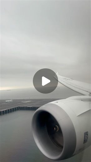 @livingfortravelingforever | HND approaches>>> #787 #dreamliner #businessclass #landing #beautiful #approach #haneda #special #runwayview #longhaul #traveling #widebody... | Instagram