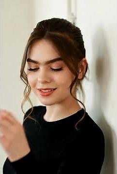 The Way She Moves | Aesthetic Love Vibes