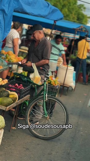 Feira Livre de Sousa: frutas, pastéis e caldo de cana