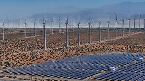 California achieved 100% #renewableenergy on 100 days since March 8. Solar, wind, and hydroelectric sources met electricity demand for minutes to 10 hours on those days, according to Stanford's Mark Jacobson and @electrifyamerica #GoodNews | Pattrn