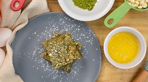 Matcha Mochi Cake: A sweet treat to make in your rice cooker tonight!