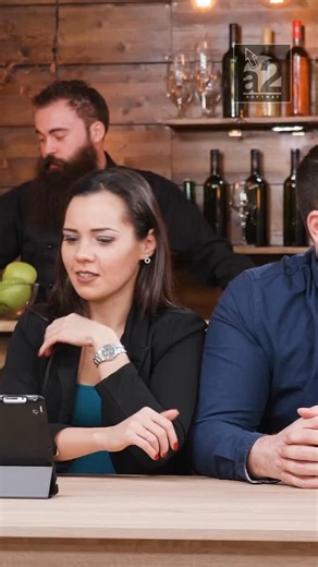 a2 Softway on Instagram: "🍽️ Un buen plato vende la primera vez. Un buen servicio vende para siempre. En la gastronomía, el margen de error es mínimo. Si su mesero tarda en llevar la comanda a la cocina, o si la cuenta final tiene errores, el esfuerzo del Chef no servirá de nada. a2 Restaurante es el ecosistema tecnológico diseñado para orquestar su negocio: 🟡 a2 Food POS (Punto de Venta): Gestión gráfica de mesas, manejo de cuentas separadas, happy hours y facturación veloz. Diseñado para pan