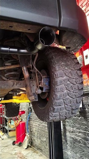 jepp wrangler instalado un flowmaster