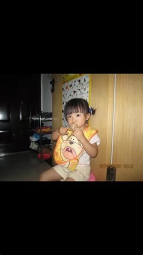 一个平常的下午里有我具象的幸福#小时候的我 #萌妹子 #人类 @抖音小助手 @DOU 小助手 @抖音能量站 @抖音福利小助手