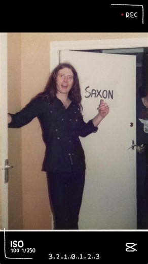 A death anniversary for the best guitarist to walk in Motörhead’s place, the redheaded man known as “Fast” Eddie Clarke, who I hope can find the peace he deserves now, we all know and love him, so let’s all remember his name and music, until next time, I hope everyone has an amazing rest of your day/night 💜. #Eddieclarke #Fasteddie #Motorhead #Rock #Metal