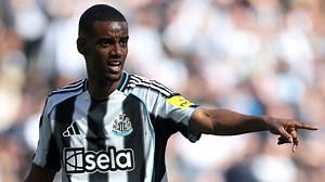 Alexander Isak latest: Wantaway Newcastle striker to return to the UK after Spain trip & will resume training as Liverpool vow not to give up despite £120m bid being rejected | Goal.com Australia