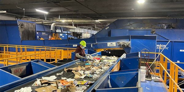 Recycle 906 reminds you what can and cannot go in your curbside bin