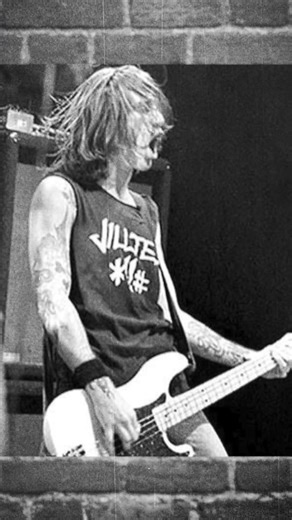 Can't wait for Thursday night! We are celebrating my 60th at Kilowatt this week with a live performance from Tom Kenny & The Hi-Seas ➕ DJ Uterus on the wheels of steel! What's better than a party? Partying for a good cause! All proceeds go to Mal's House Rescue Don't miss out, get your tickets here: https://dice.fm/partner/dice/event/2wxv5p-cj-ramones-birthday-bash-9th-oct-kilowatt-san-francisco-tickets 🎥 by Bad Acid Presents | Cj Ramone