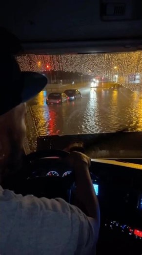 Flooded Streets in Birmingham: Navigating Heavy Rain and Traffic Challenges with 18-Wheeler #fyp