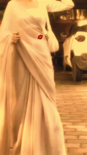 Viral.Looks on Instagram: "Tag Your Girl.....❤️‍🩹 #viralreelsvideo❤️00 #love #💝"