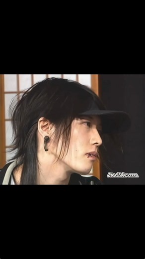 Miyavi 2000s guitar style — ミヤビ奏法入門