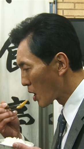 魚の煮込み定食と海藻の煮込み料理