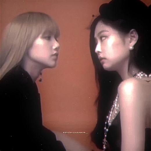 jenlisa or chaelisa?? #