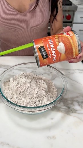 Easy Pumpkin Bread 🎃 use 1 box spice cake mix with 1 can of pumpkin, make cream cheese frosting for filling! #cakes #pumpkinspice #pumpkinbread #easyrecipes #recipeideas #fallfavorites #fallbaking #yummyfood #desserts | Lucy Diamond