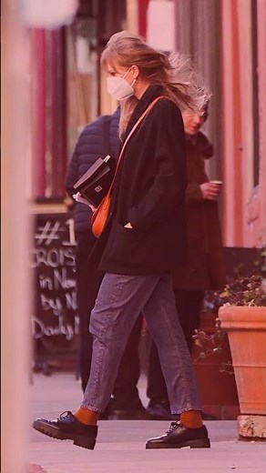Taylor Swift’s Street Style Evolution | Timeless, Feminine & Effortlessly Cool