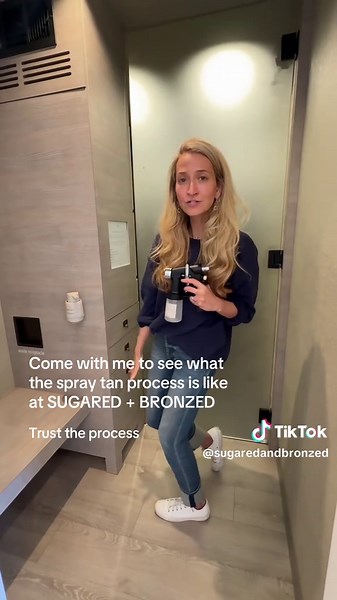 Experience a Custom Spray Tan at SUGARED BRONZED