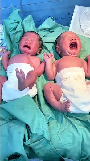 Twins Who Move Like One — Too Cute to Handle! 😂🤷‍♀️ #twins #baby