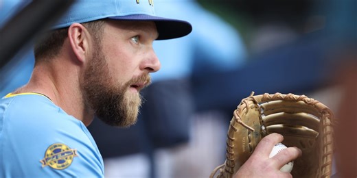 Hoskins, Guardians agree to Minor League deal